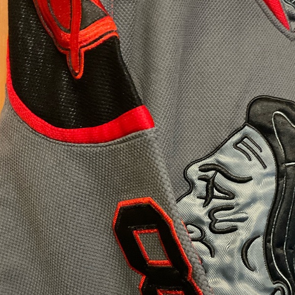 Reebok Chicago Blackhawks Gray and Red Men's Jersey - Kane #88 - Picture 4 of 6